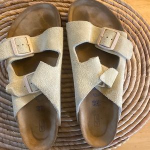 Almost new Birkenstock. Size 9 (Euro size 40)